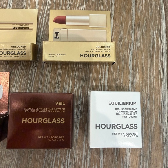 New! Bundle of new unopened Hourglass items - Picture 2 of 3